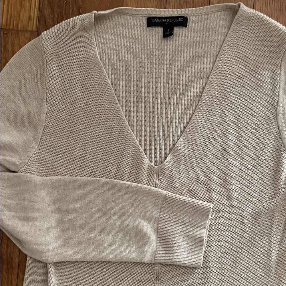 Banana Republic Soft Cream V-Neck Sweater